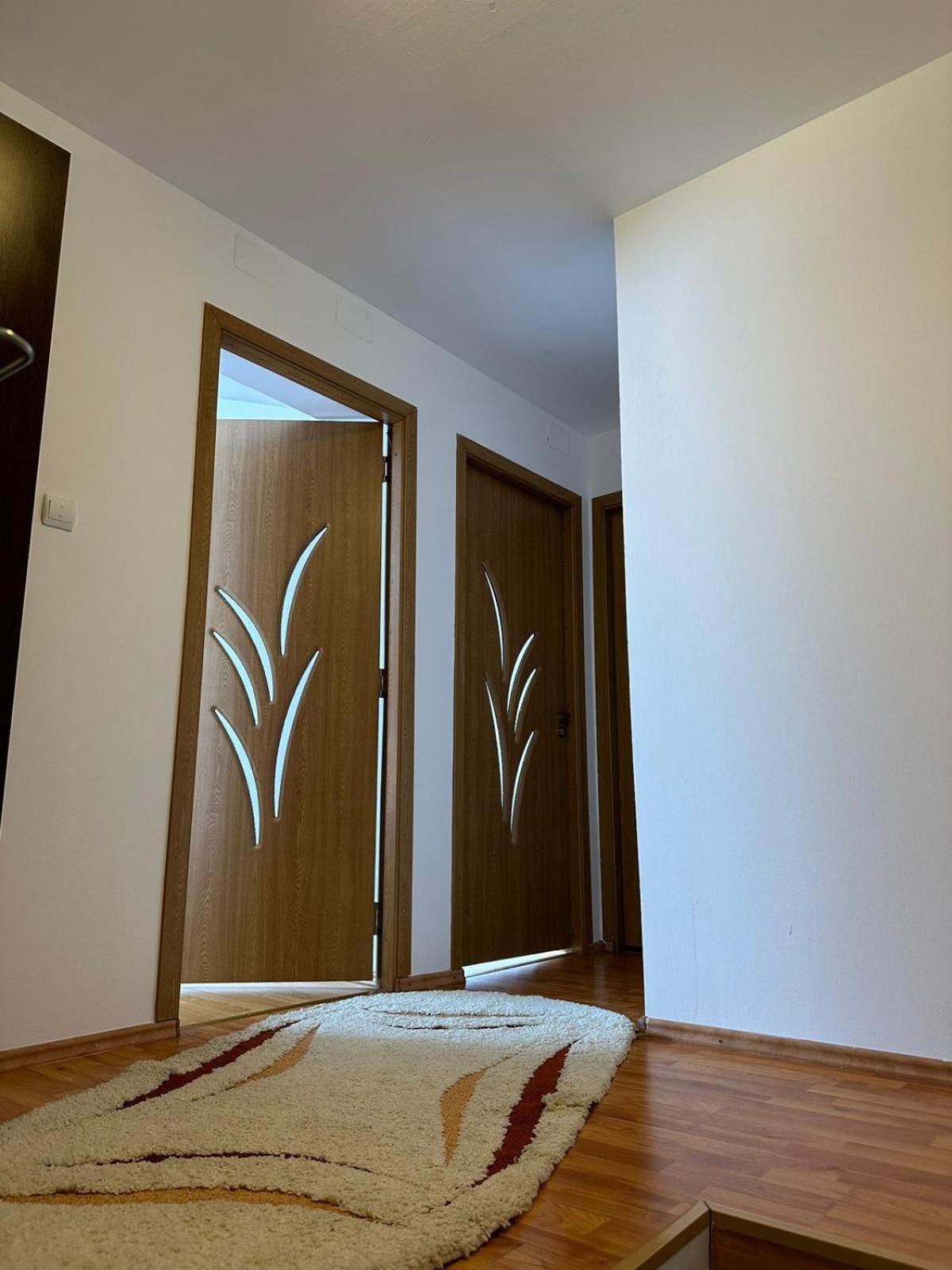Special Apartment Nadeva Suceava Luaran gambar