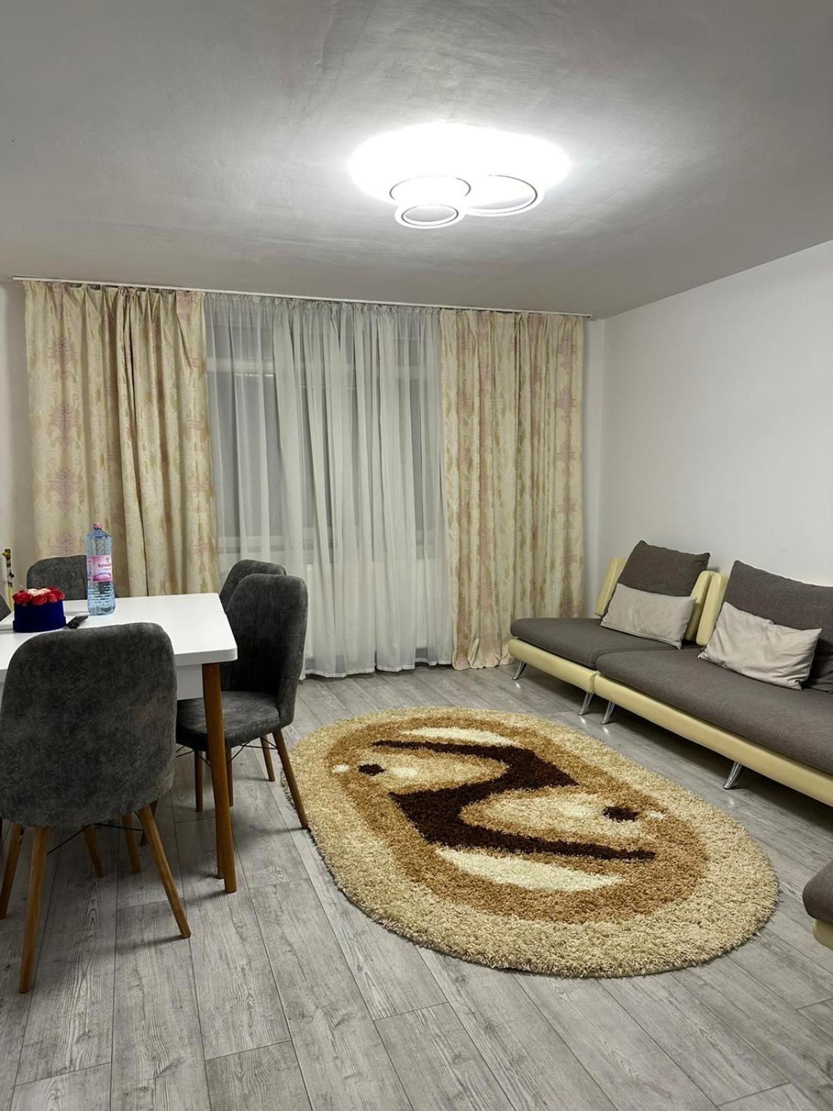 Special Apartment Nadeva Suceava Luaran gambar